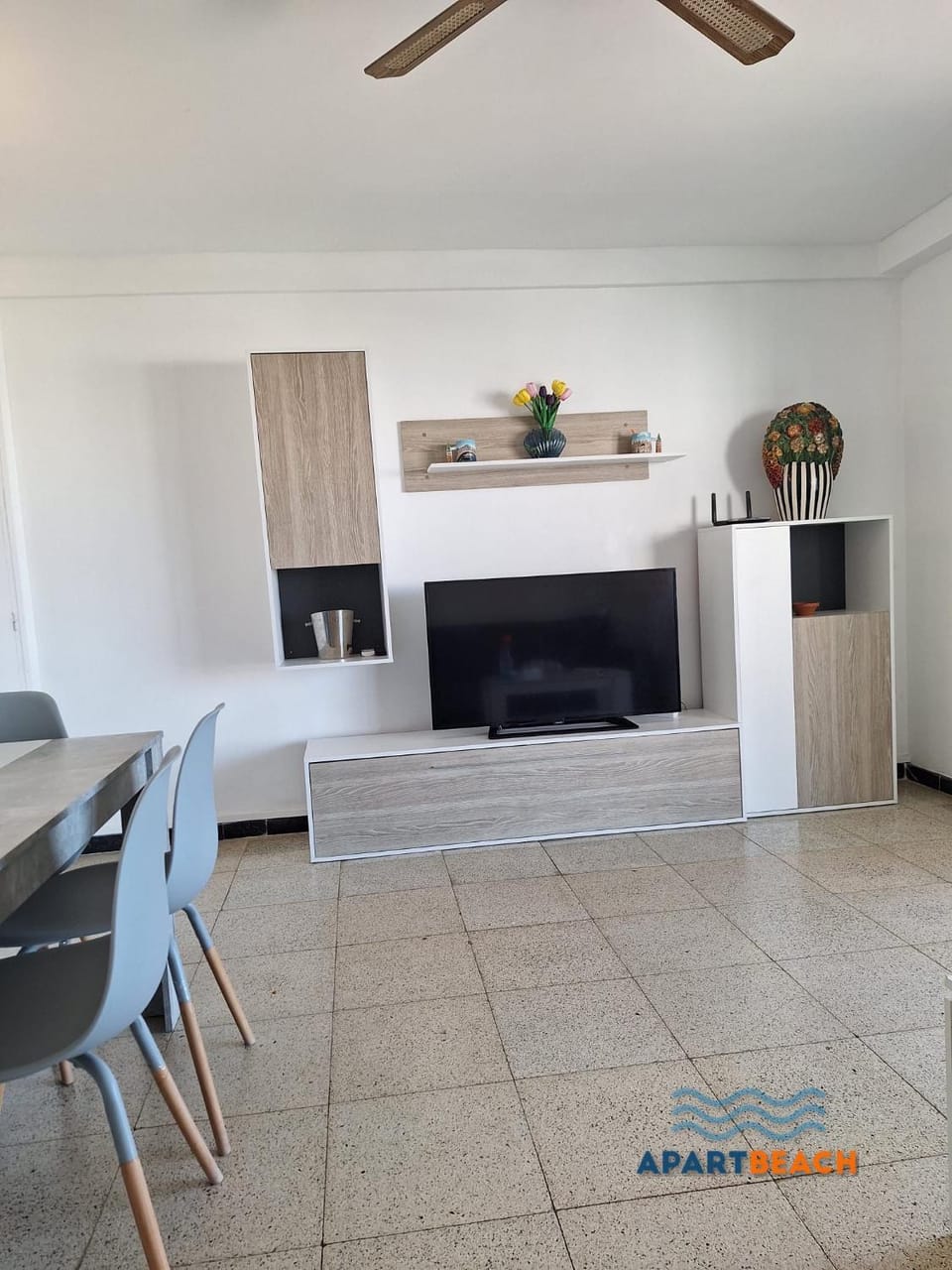 APARTBEACH CAPRI FRONT BEACH CLIMA y WIFI Apartment in Salou