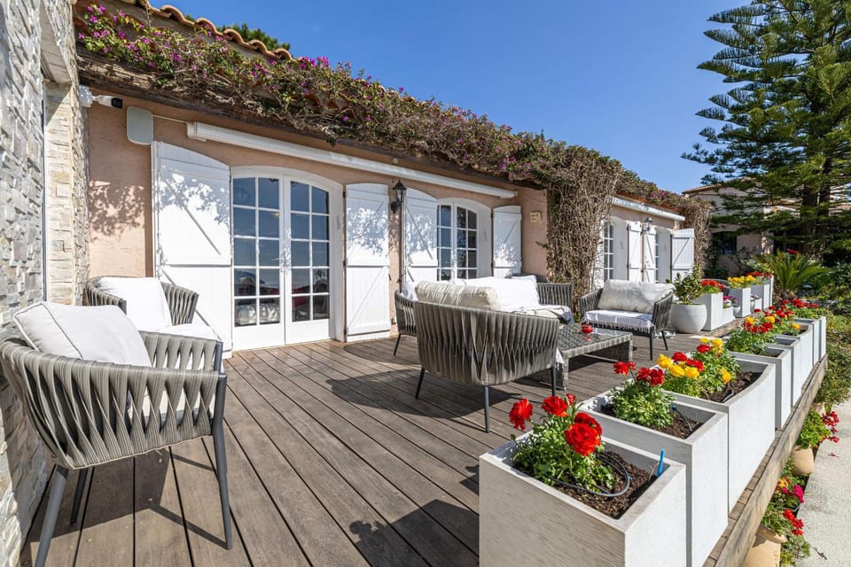REF 2165- Mandelieu La Napoule- Sea view Villa for rent Villa in Mandelieu-La Napoule