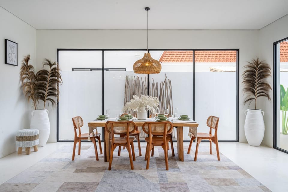 Seating area, Dining area
