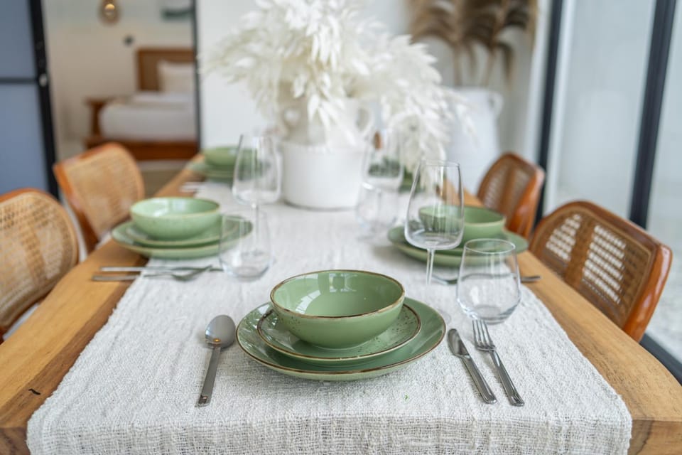 Seating area, Dining area