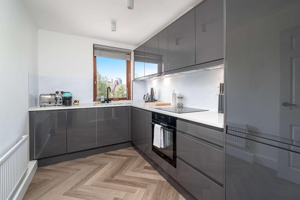 Kitchen or kitchenette, oven, stove