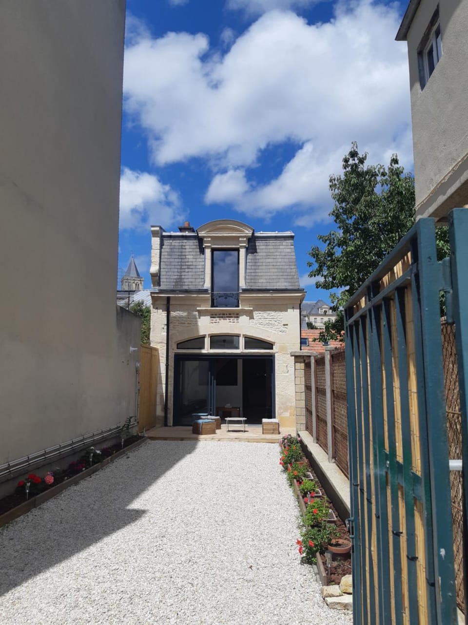 Maison de charme face au Canal House in Caen