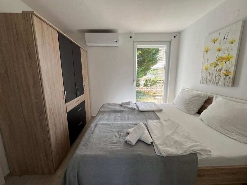 Bed, Bedroom, wardrobe