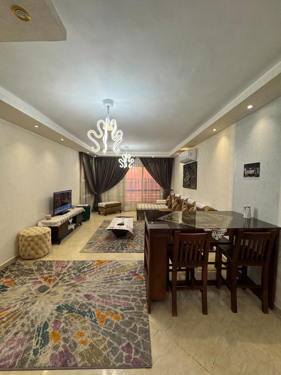 TV and multimedia, Living room, Photo of the whole room, Evening entertainment