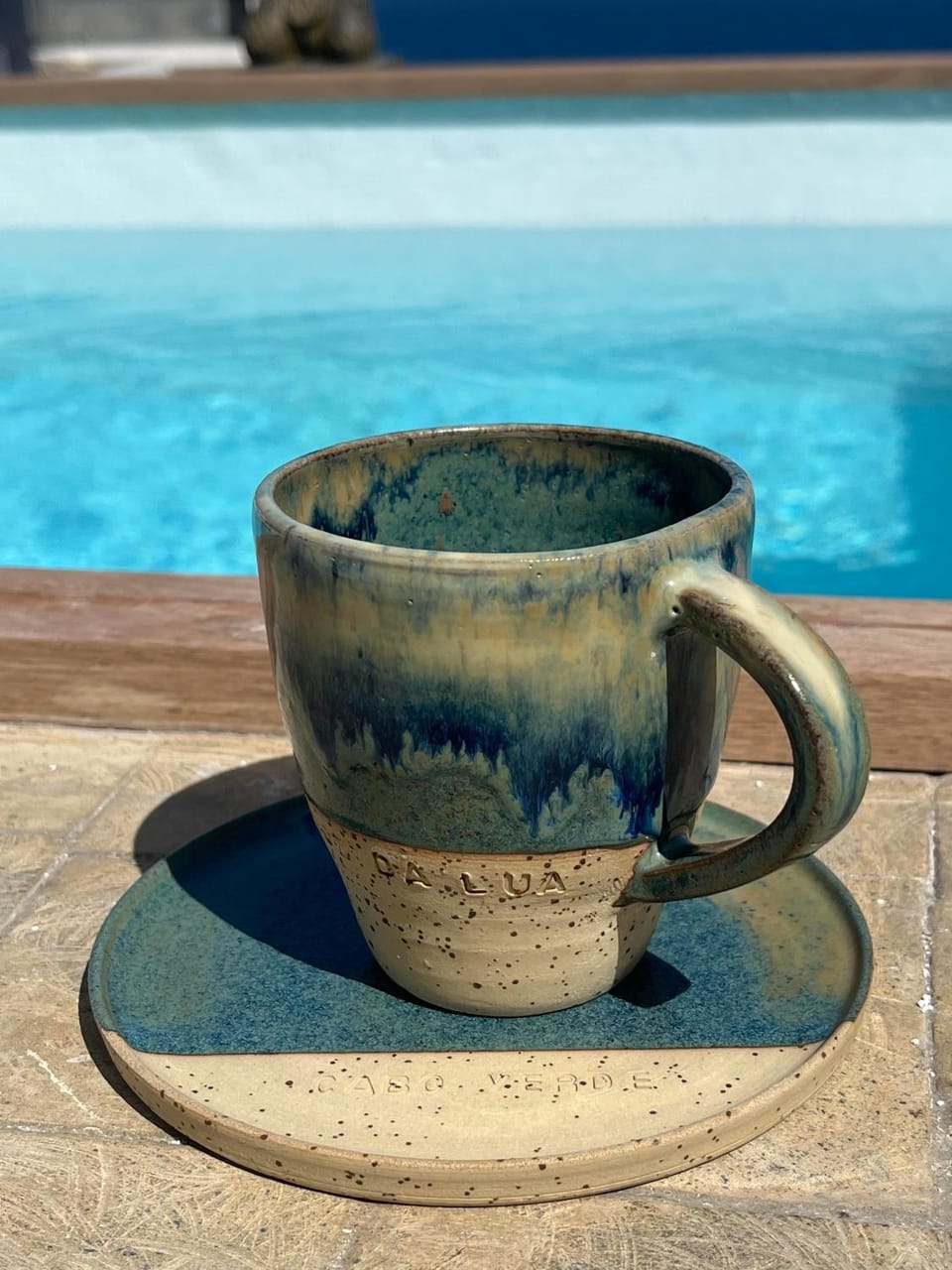 Coffee/tea facilities, Pool view, Swimming pool