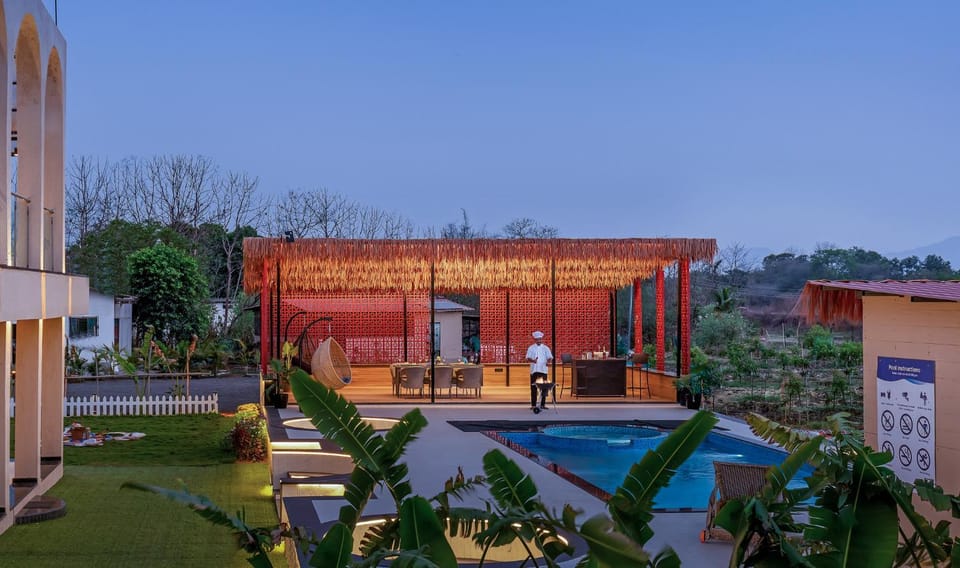 Property building, Day, Garden, Garden view, Pool view, Swimming pool, sunbed