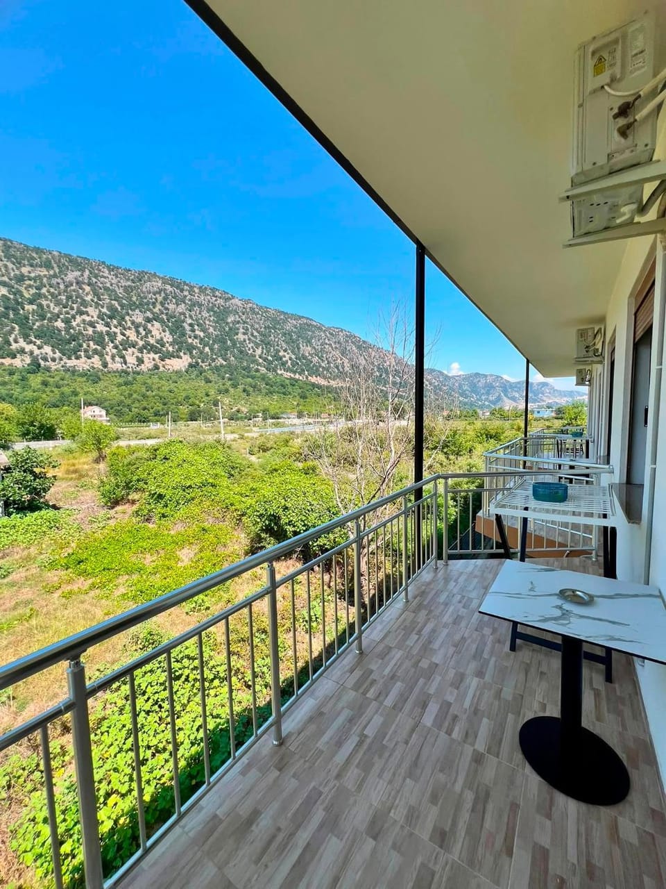 Balcony/Terrace, Mountain view