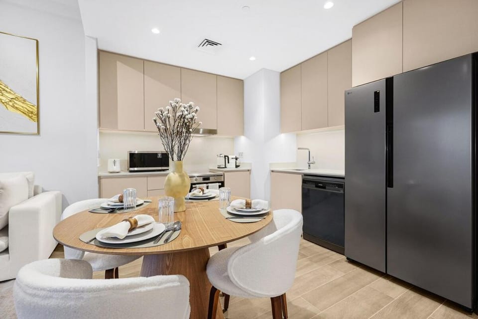 Family 2BR Near Creek, Shops, Dining & Top Attractions Apartment in Dubai