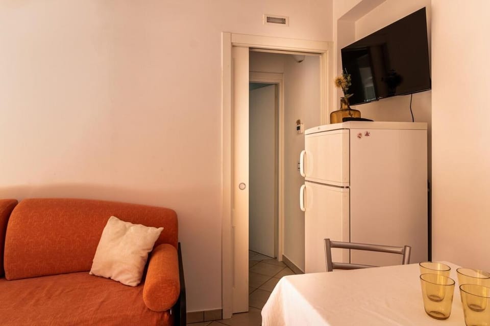 TV and multimedia, Kitchen or kitchenette, Living room