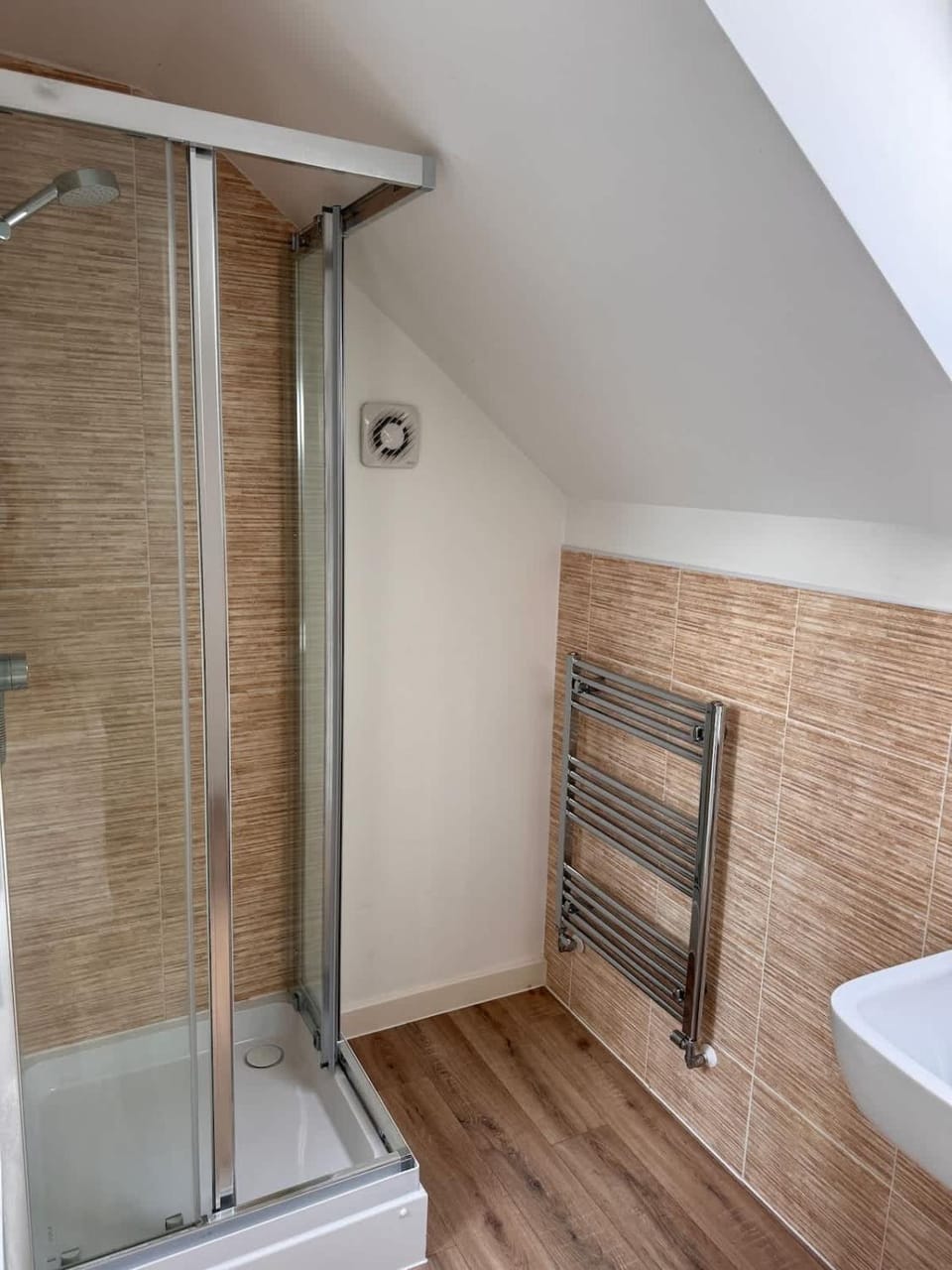 Spacious Luxurious Serviced Accommodation 8 House in Coventry