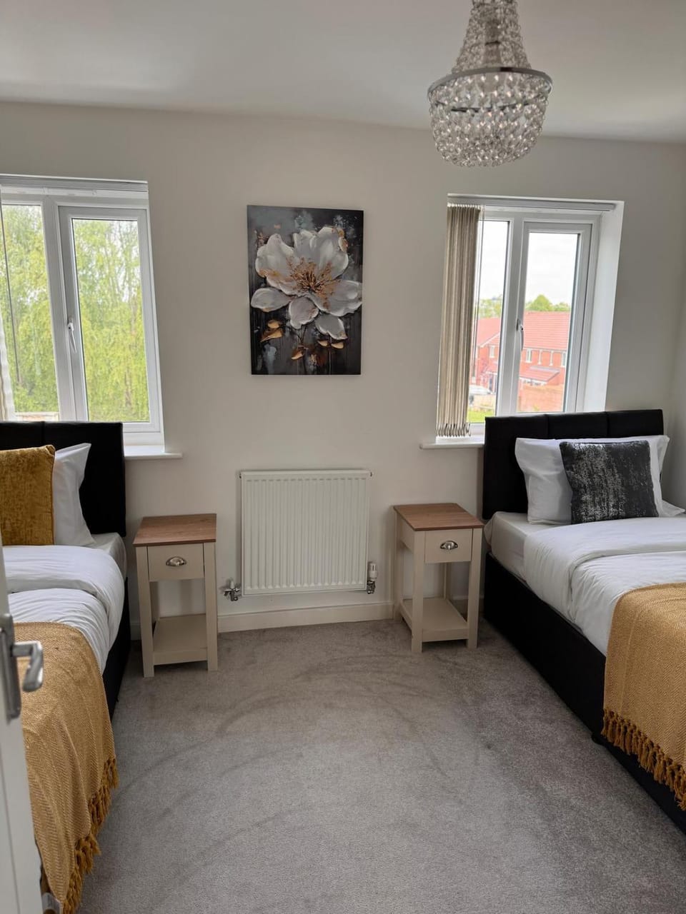 Spacious Luxurious Serviced Accommodation 8 House in Coventry
