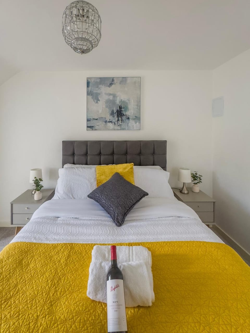 Spacious Luxurious Serviced Accommodation 8 House in Coventry