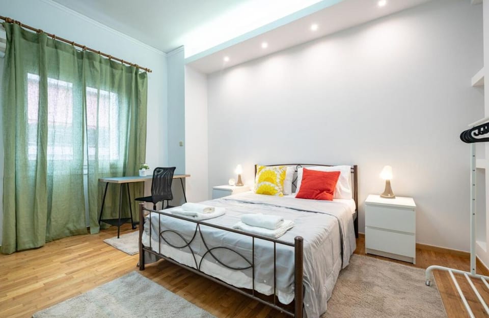 Spacious 3-Bedroom Apartment in Neos Kosmos by ΜΡS Apartment in Athens