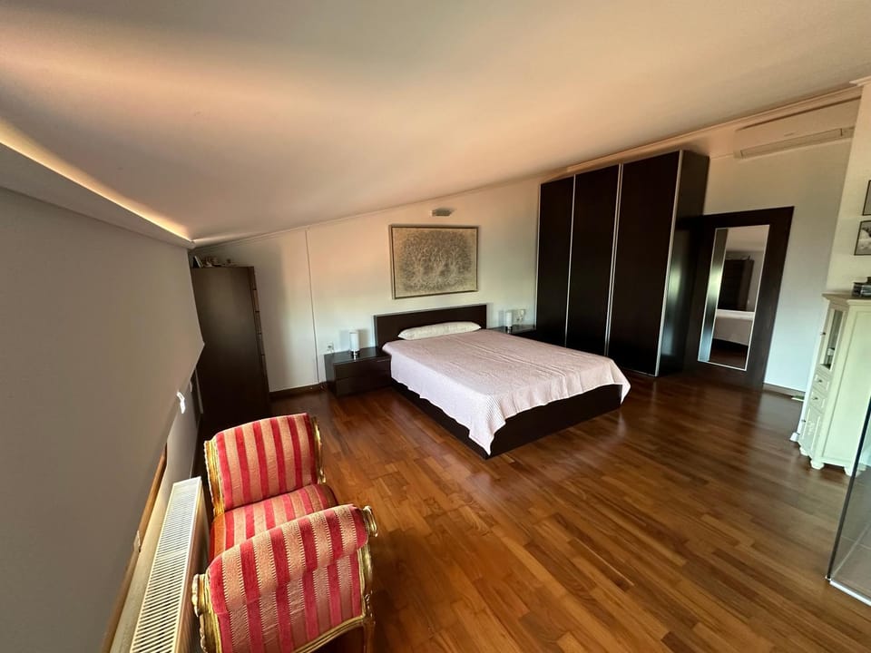 Bed, Photo of the whole room, Bedroom, air conditioner