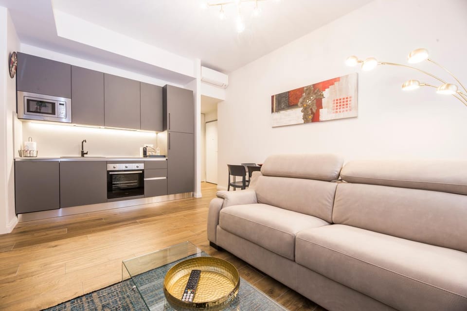 Kitchen or kitchenette, Living room, Seating area, oven, stove