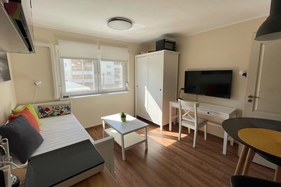 TV and multimedia, Photo of the whole room