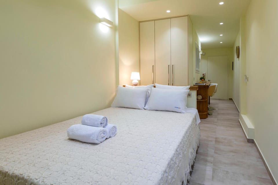 Bed, Photo of the whole room, Bedroom, towels, wardrobe