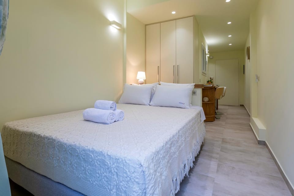 Bed, Photo of the whole room, Bedroom, towels, wardrobe