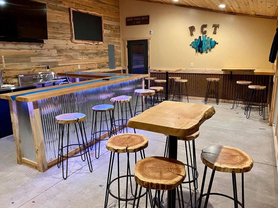 Lounge or bar, Lounge or bar