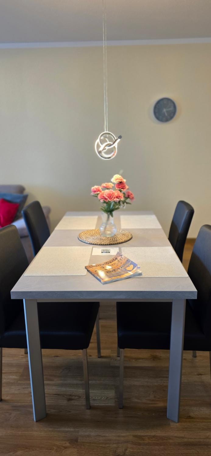 Seating area, Dining area