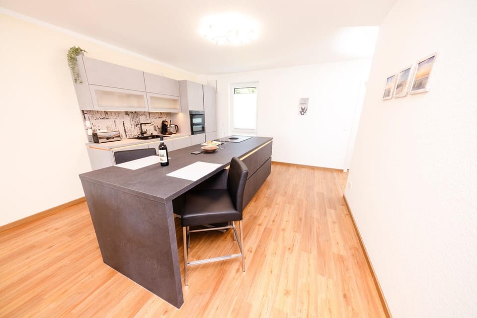 Kitchen or kitchenette, Seating area, kitchen