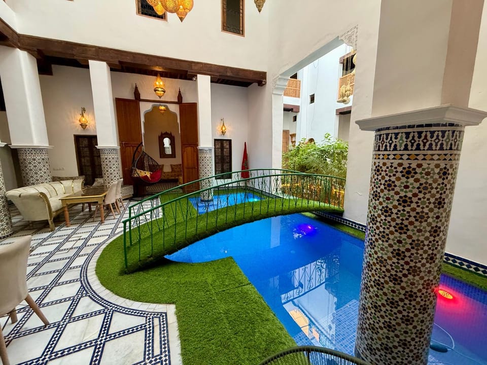 Hot Tub, Pool view, Swimming pool