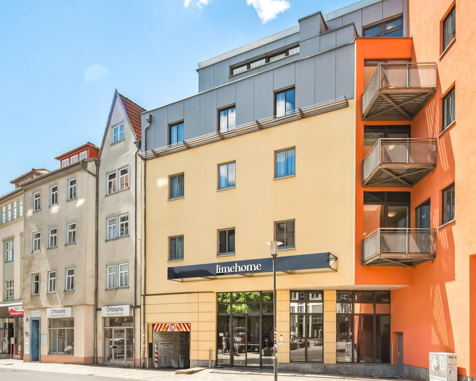 Property building, Facade/entrance