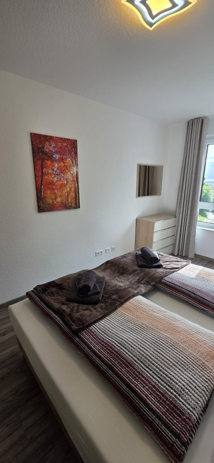 Bed, Bedroom, Street view