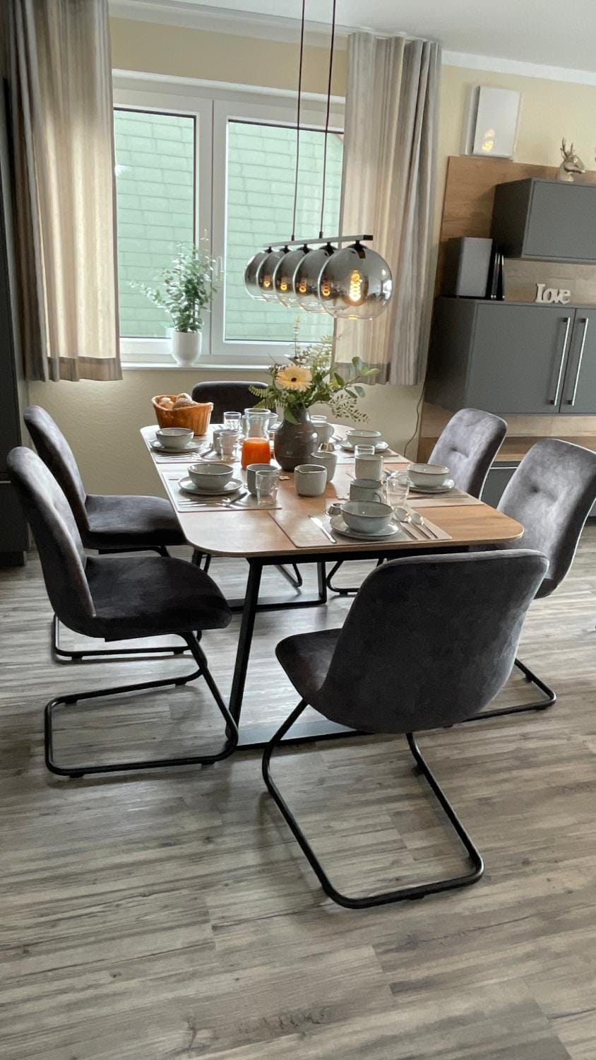 Seating area, Dining area