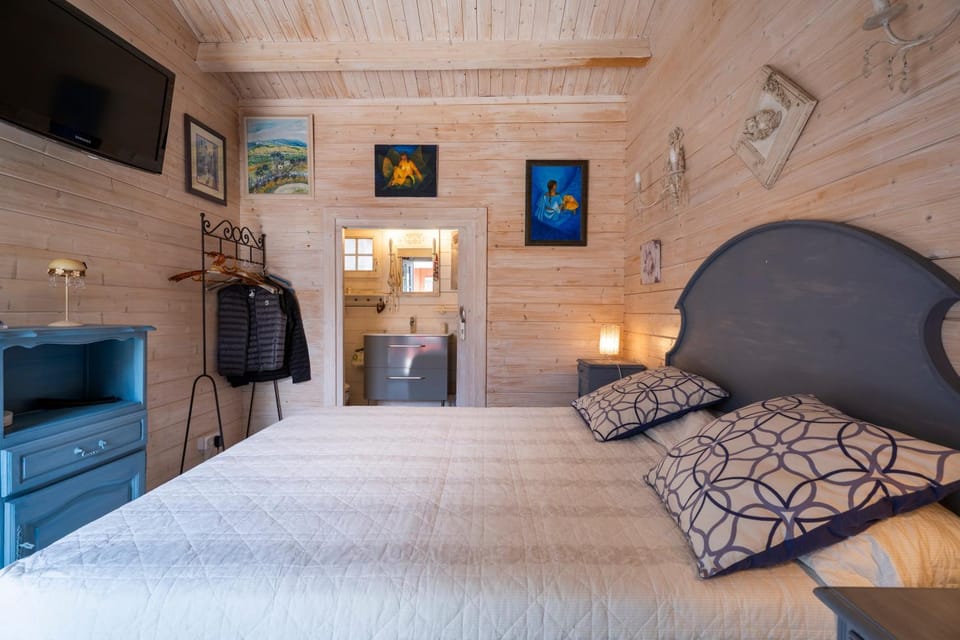 Living room, Bedroom
