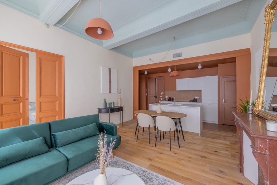 Living room, Dining area
