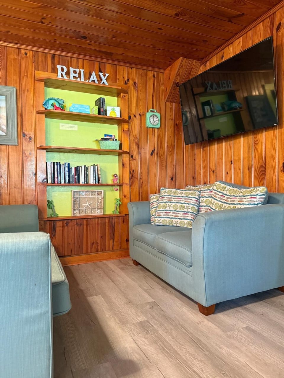 Library, TV and multimedia, Seating area