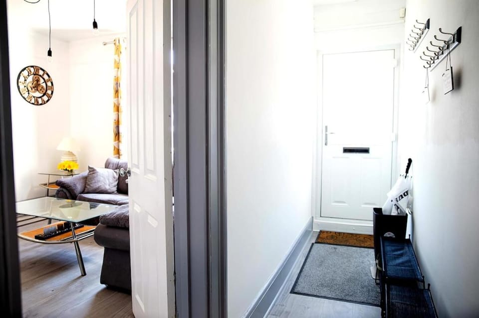 Facade/entrance, Living room, Seating area