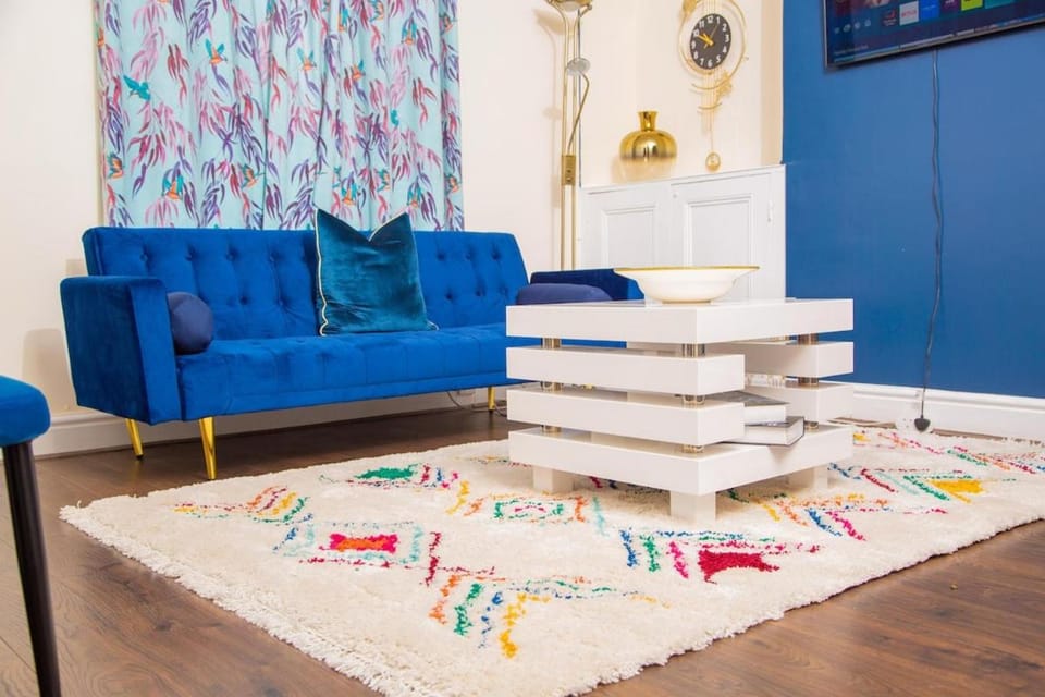 Contractors 4bed Sleeps8 Groups Spacious Parking WIFI SmartTV House in Wakefield