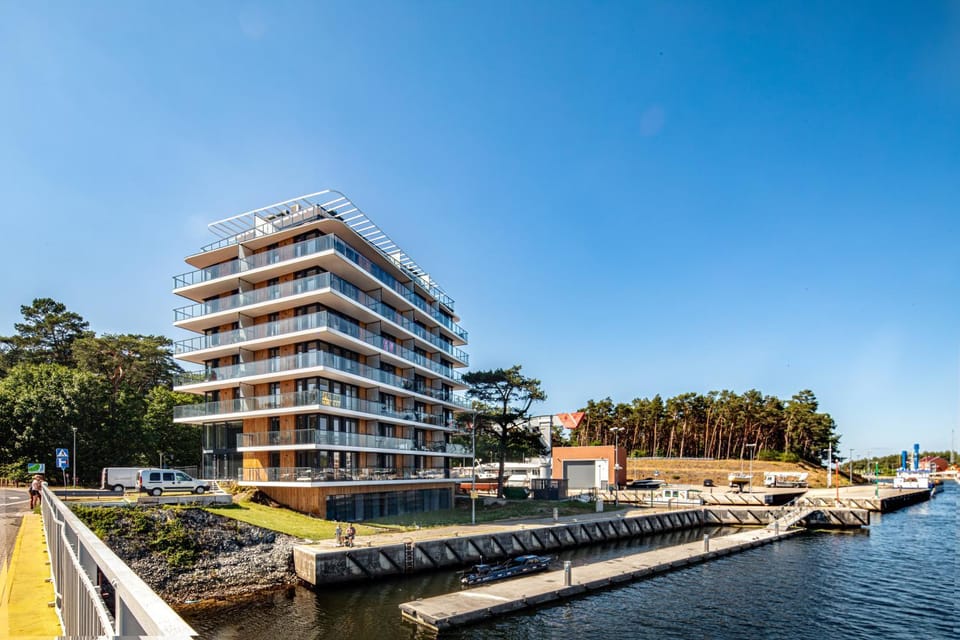 Property building, Day, Natural landscape