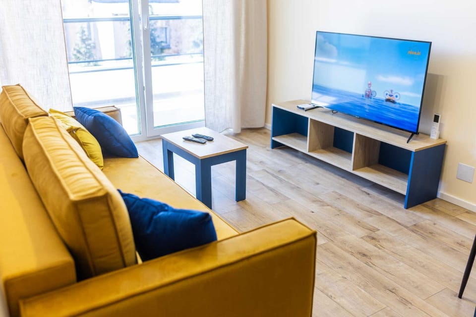TV and multimedia, Seating area