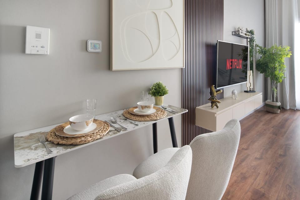 TV and multimedia, Dining area