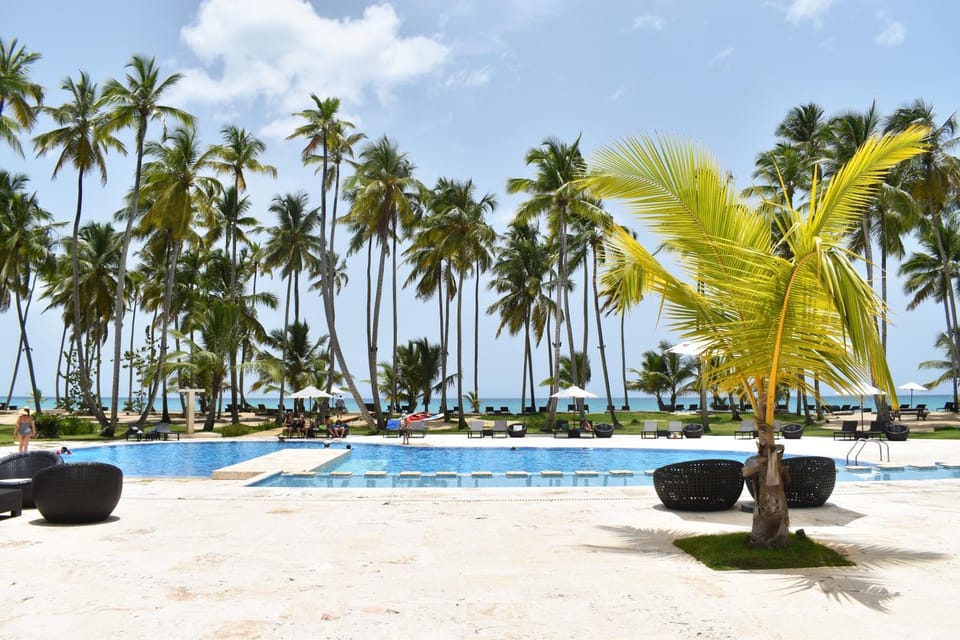 Pool view, Sea view