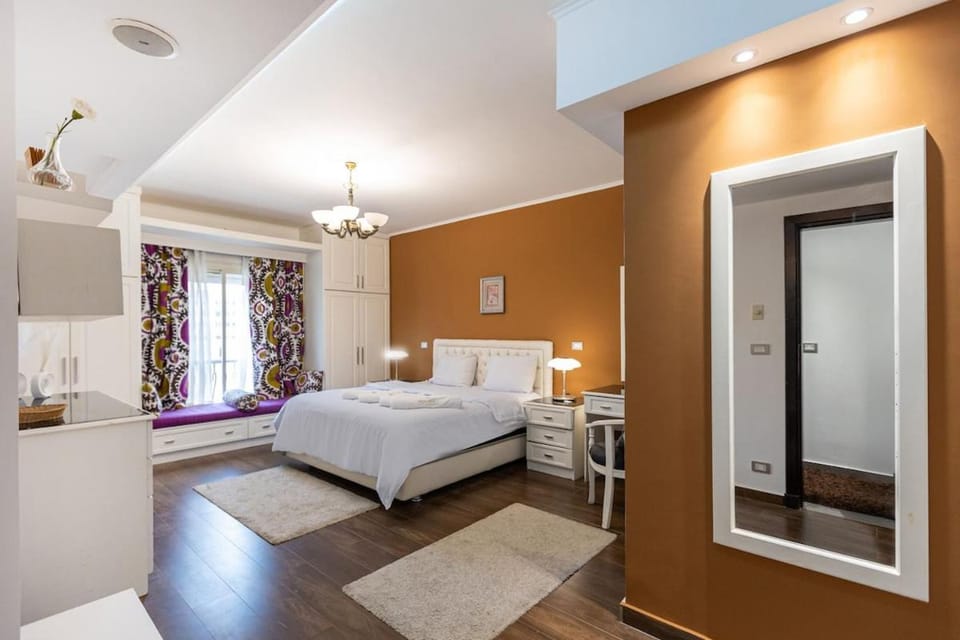 Spacious 3BR Pools, Jacuzzi and Prime Location Apartment in New Cairo City