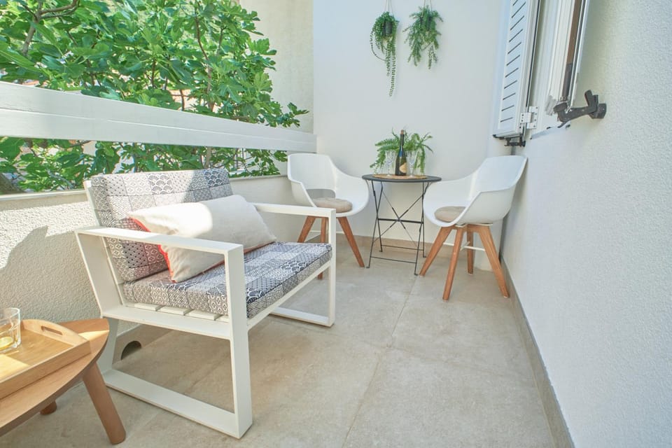 Balcony/Terrace, Balcony/Terrace, Seating area, Dining area, Sea view