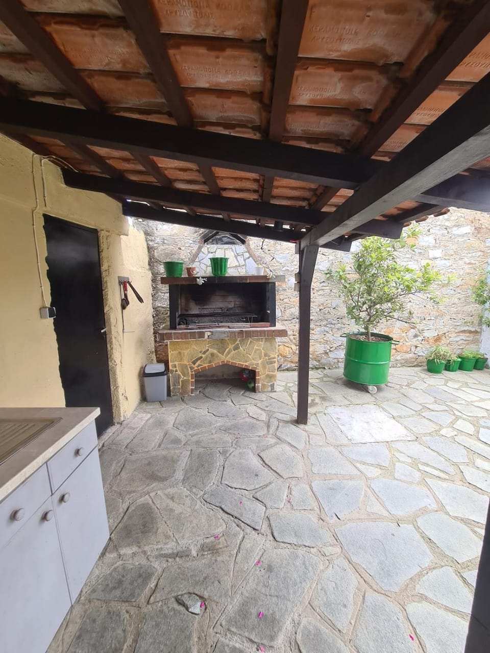 Patio, BBQ facilities