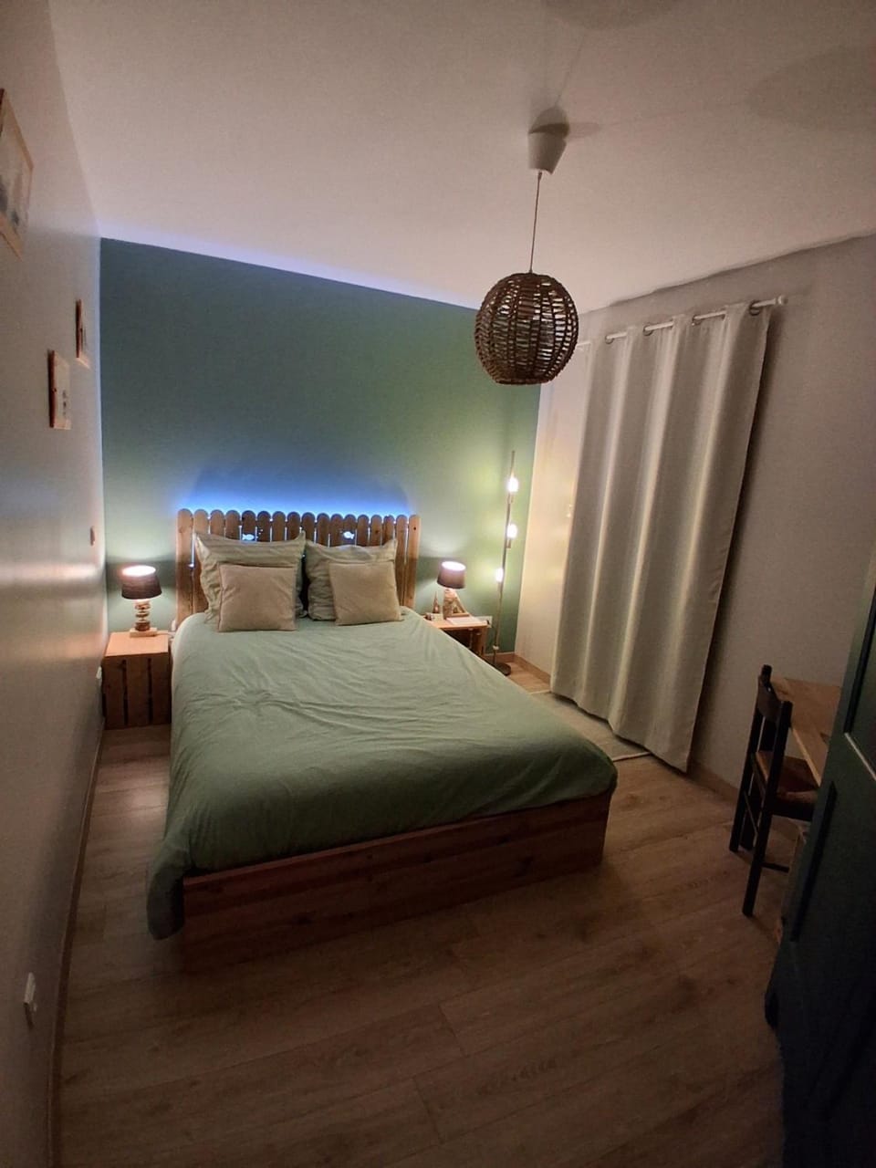 Photo of the whole room
