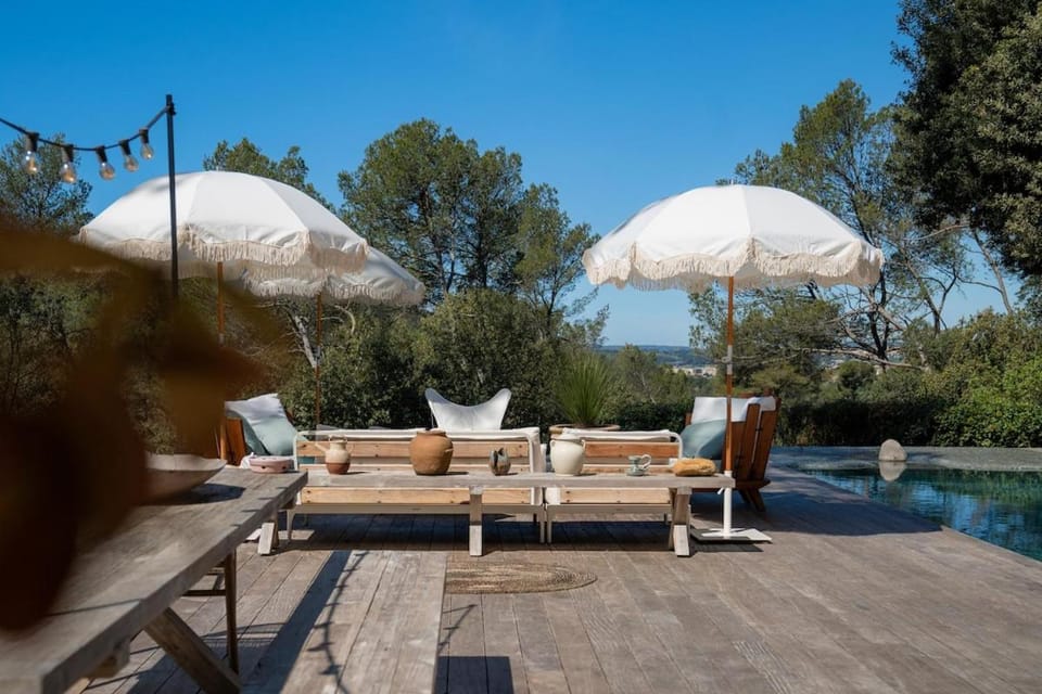Villa d'Artiste en pleine pinède à 10 min d'Aix Villa in Aix-en-Provence