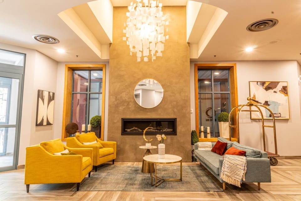 Lobby or reception, fireplace