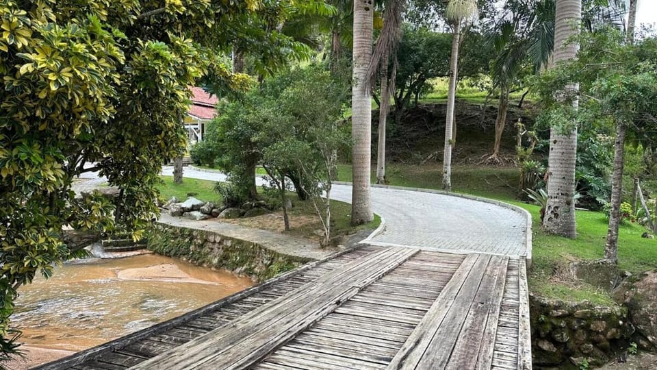 Chácara Amarela House in State of Santa Catarina