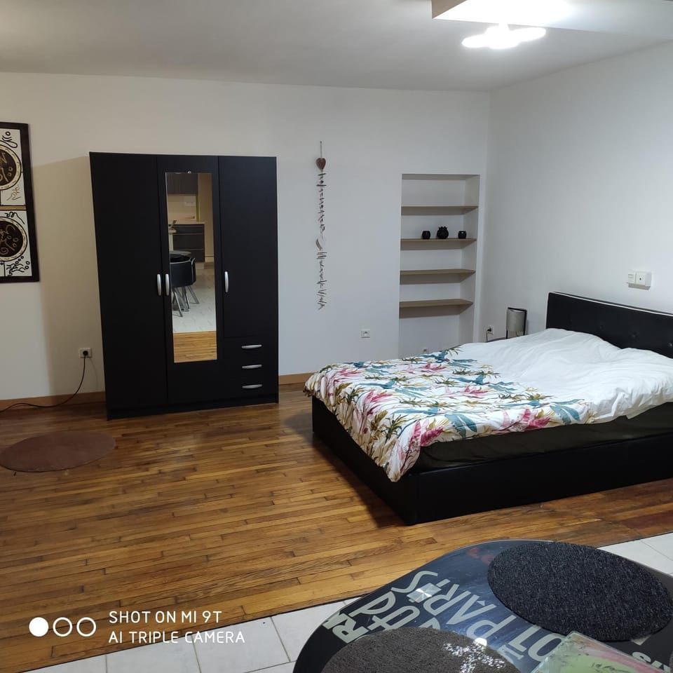 Bed, Photo of the whole room, Bedroom, wardrobe