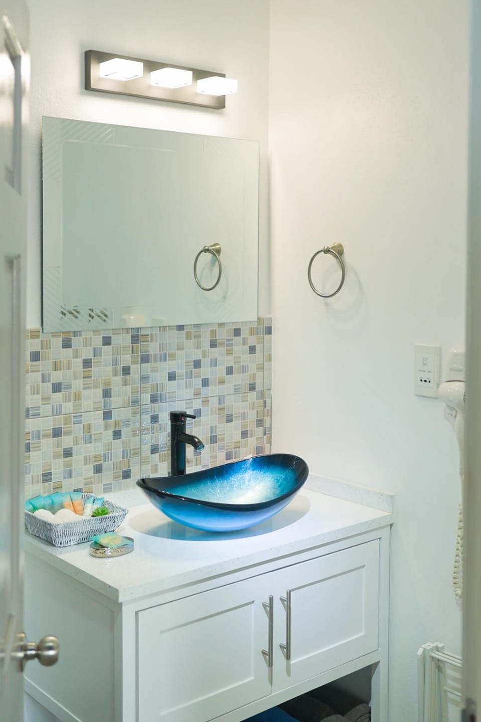 Agape Suites-Room 5-2nd Floor Apartment in Caribbean