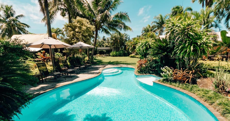 Natural landscape, Activities, Garden, Garden view, Pool view, Swimming pool, sunbed