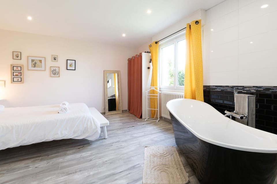 Maison familiale - Spacieuse - Wifi - Parking Apartment in Brittany