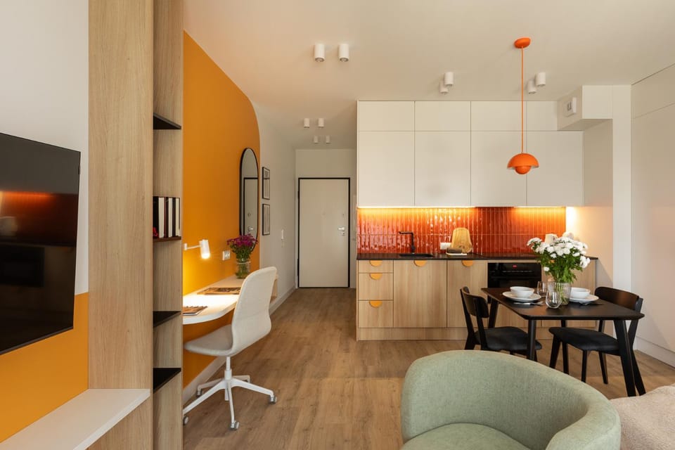 Kitchen or kitchenette, Dining area, oven, stove